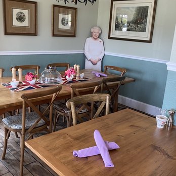 Gruel Britannia - The Queen herself - Breakfast & Brunch Near Me - Fairfield, Connecticut Gruel Britannia - The Queen herself - Breakfast & Brunch Near Me - Fairfield, Connecticut