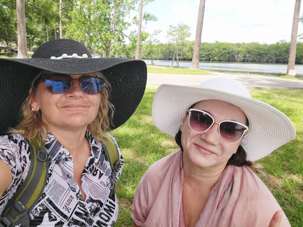 Presley's Outing Logo