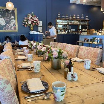 Little Hen - Inside - Breakfast & Brunch Near Me - Weston, Florida Little Hen - Inside - Breakfast & Brunch Near Me - Weston, Florida