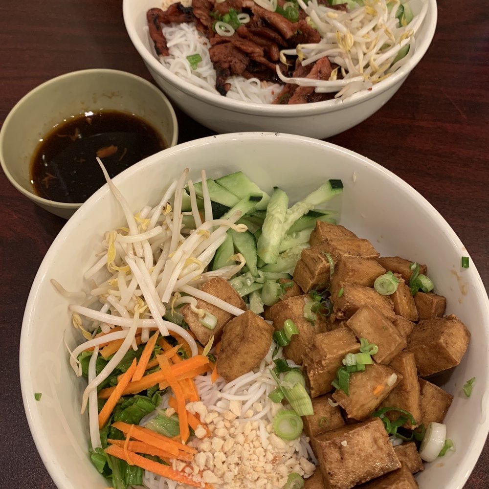Pho Phi - B09. Tofu Honey Sriracha Vermicelli - Vietnamese Near Me - Austin, Texas