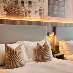 Blarney Woollen Mills Hotel - Classic 2 Double Beds Room
