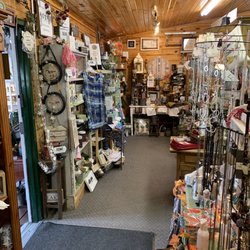 Karen's Korner - A great selection of GIFs with a large selection of lake stuff. They have pelican lake, Lake Melissa, Lizzie to name a few