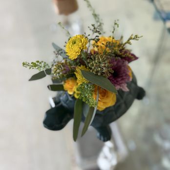 Bloom n Vine - Flowers & Gifts Near Me - Lynn, Indiana Bloom n Vine - Flowers & Gifts Near Me - Lynn, Indiana