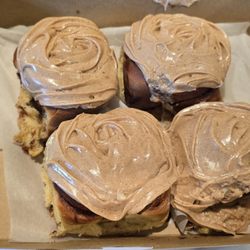 Daisies Sweet Treats - Cinnamon rolls
