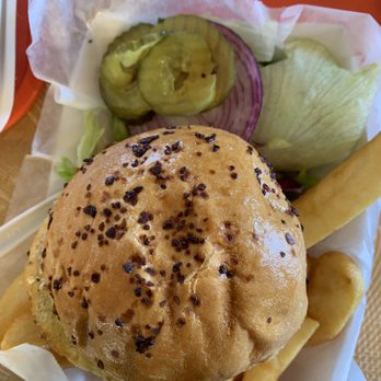 Barbara's Fishtrap - Veggie Burger - Seafood Near Me - Half Moon Bay, California