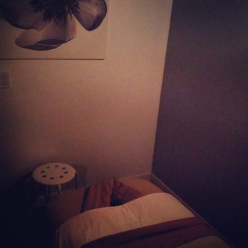 Foot Lounge - The darkened room. Elegant and simple. - Massage Near Me - Burnaby, British Columbia Foot Lounge - The darkened room. Elegant and simple. - Massage Near Me - Burnaby, British Columbia