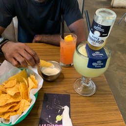 Margarona Tequila Sunrise , Nachos , Pico de gallo , queso ... 1st time here Margarona Tequila Sunrise , Nachos , Pico de gallo , queso ... 1st time here