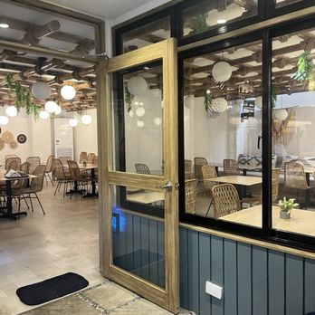 El Kuvo - Entrance - Restaurants Near Me - Coron, PLW