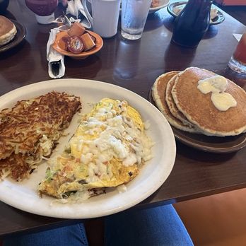 Village Inn - Garden Veggie Omelette - Breakfast & Brunch Near Me - Tulsa, Oklahoma Village Inn - Garden Veggie Omelette - Breakfast & Brunch Near Me - Tulsa, Oklahoma