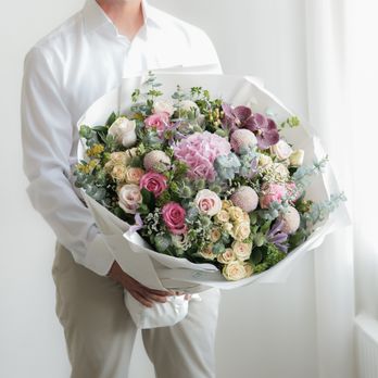 Jean-Pascal Florist - Luxurious Handtied Bouquet - Florists Near Me - Beverly Hills, California Jean-Pascal Florist - Luxurious Handtied Bouquet - Florists Near Me - Beverly Hills, California
