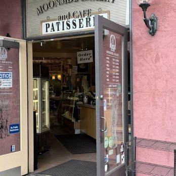 Moonside Bakery & Cafe - Everyone welcomed - Bakeries Near Me - Half Moon Bay, California
