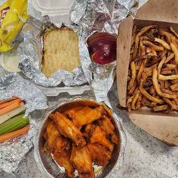 Press 195 - Bayside - Buffalo wings, Belgian fries and grilled cheese - Sandwiches Near Me - Bayside, New York
