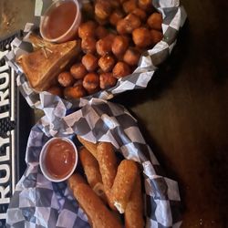 Jakes Dilemma - Mozzarella Sticks(6) Grilled Cheese Sandwich Sweet Potato Tater Tots