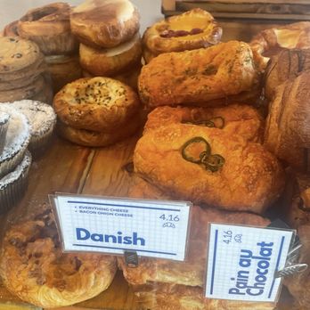 Breadologie Bakery - Bakeries Near Me - Granada Hills, California