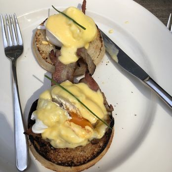 The Table - Eggs Benedict - British Near Me - London, XGL