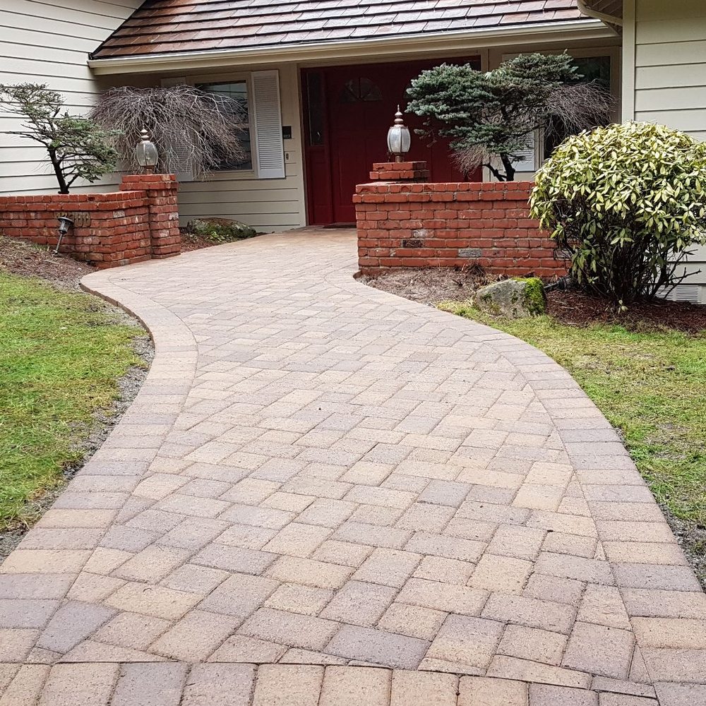 New pavers walkway