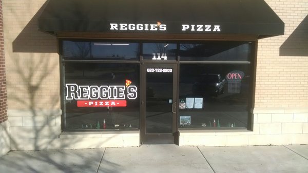 Reggie's Pizza by null