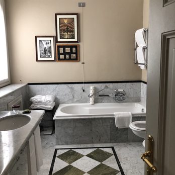 Grand Hotel Et de Milan - Hemingway Suite -#303 loo - Hotels Near Me - Milan, Michigan Grand Hotel Et de Milan - Hemingway Suite -#303 loo - Hotels Near Me - Milan, Michigan