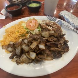 La Hacienda Mexican Restaurant - I asked for tender pieces of marinated liver with onions over grill and horchata, it was good.