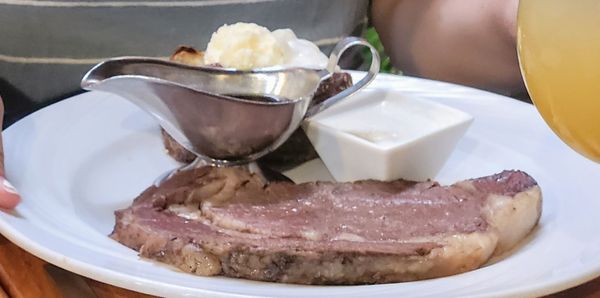 Cork ‘N Cleaver by null