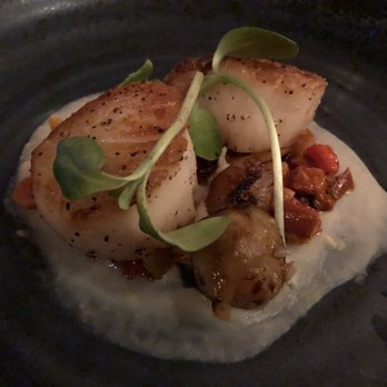 Max Downtown - Scallops - Bars Near Me - Hartford, Connecticut