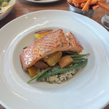 MOXIES SQUARE ONE RESTAURANT - Updated March 2026 - 298 Photos & 157 ...