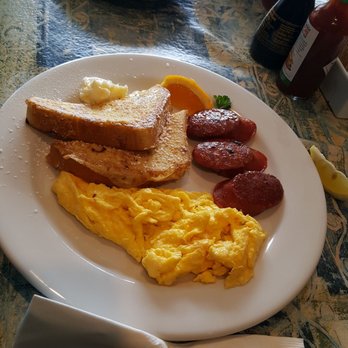 Moke's Bread & Breakfast - Brunch with my love :) or should I say my 2 loves - food and my bf - Breakfast & Brunch Near Me - Kailua, Hawaii