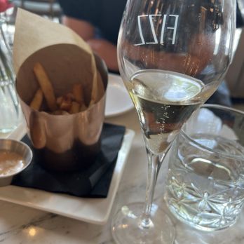 Fizz Walnut Creek - Champagne Bars Near Me - Walnut Creek, California