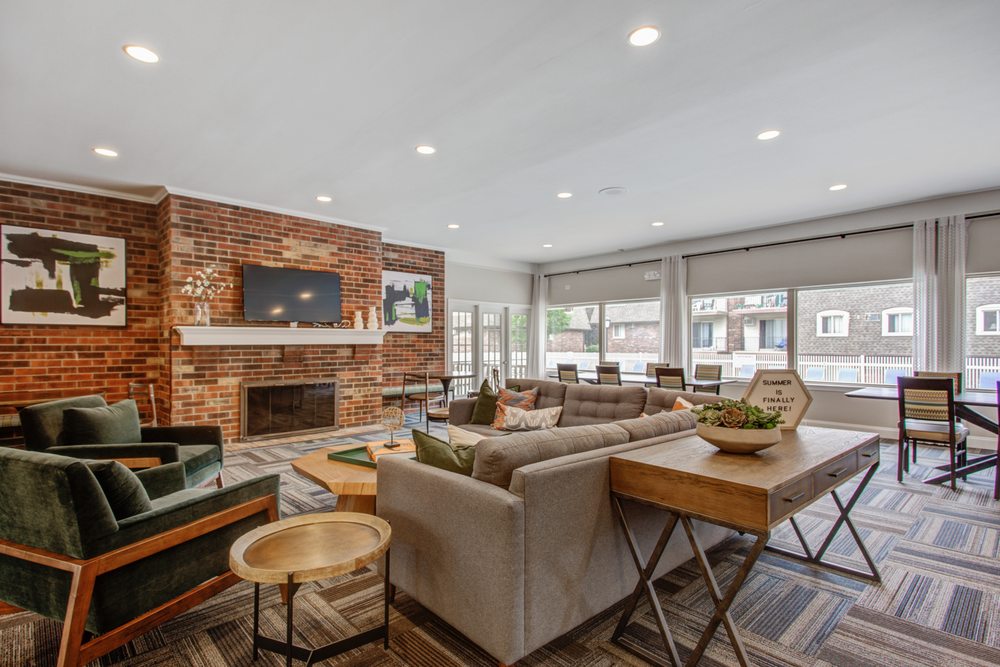 BLACKHAWK APARTMENT HOMES Request Information 30 Photos 926