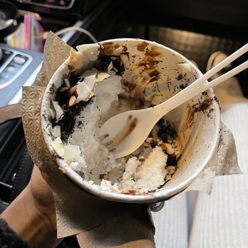 Powder - So delicious. Banana Coconut (V) with Oreo, choc syrup, coconut and almonds. - Desserts Near Me - San Francisco, California Powder - So delicious. Banana Coconut (V) with Oreo, choc syrup, coconut and almonds. - Desserts Near Me - San Francisco, California
