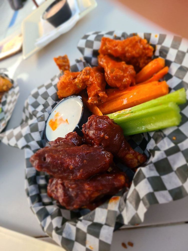 WING HOUSE 193 Photos & 454 Reviews Chicken Wings 4336 Tweedy
