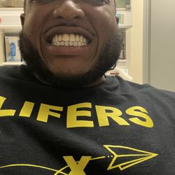 George Soriano, DMD - Clean teeth