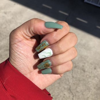 Cali Nails & Spa - in the light . i'm in love - Nail Salons Near Me - Berkeley, California