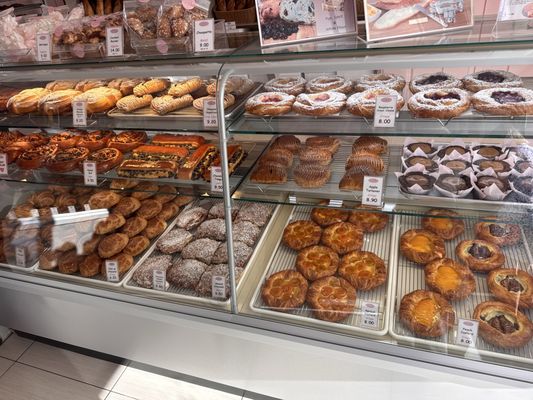 Peninsula Pastries by null