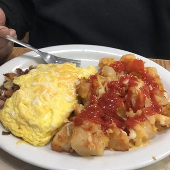 Al's Cafe - Meat lovers omelet. Good (next time get hash browns) - Mexican Near Me - Fresno, California Al's Cafe - Meat lovers omelet. Good (next time get hash browns) - Mexican Near Me - Fresno, California