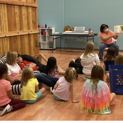 Kings Row Community Life Center - Story time with our Director, Stacy McLin.