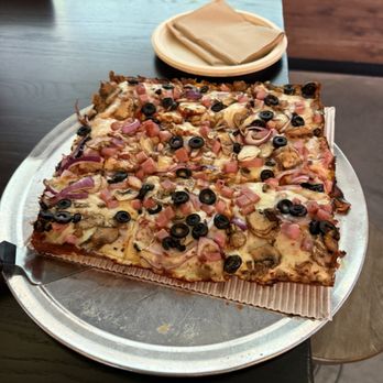 Buttercrust Pizza - Pizza - Pizza Near Me - Oviedo, Florida