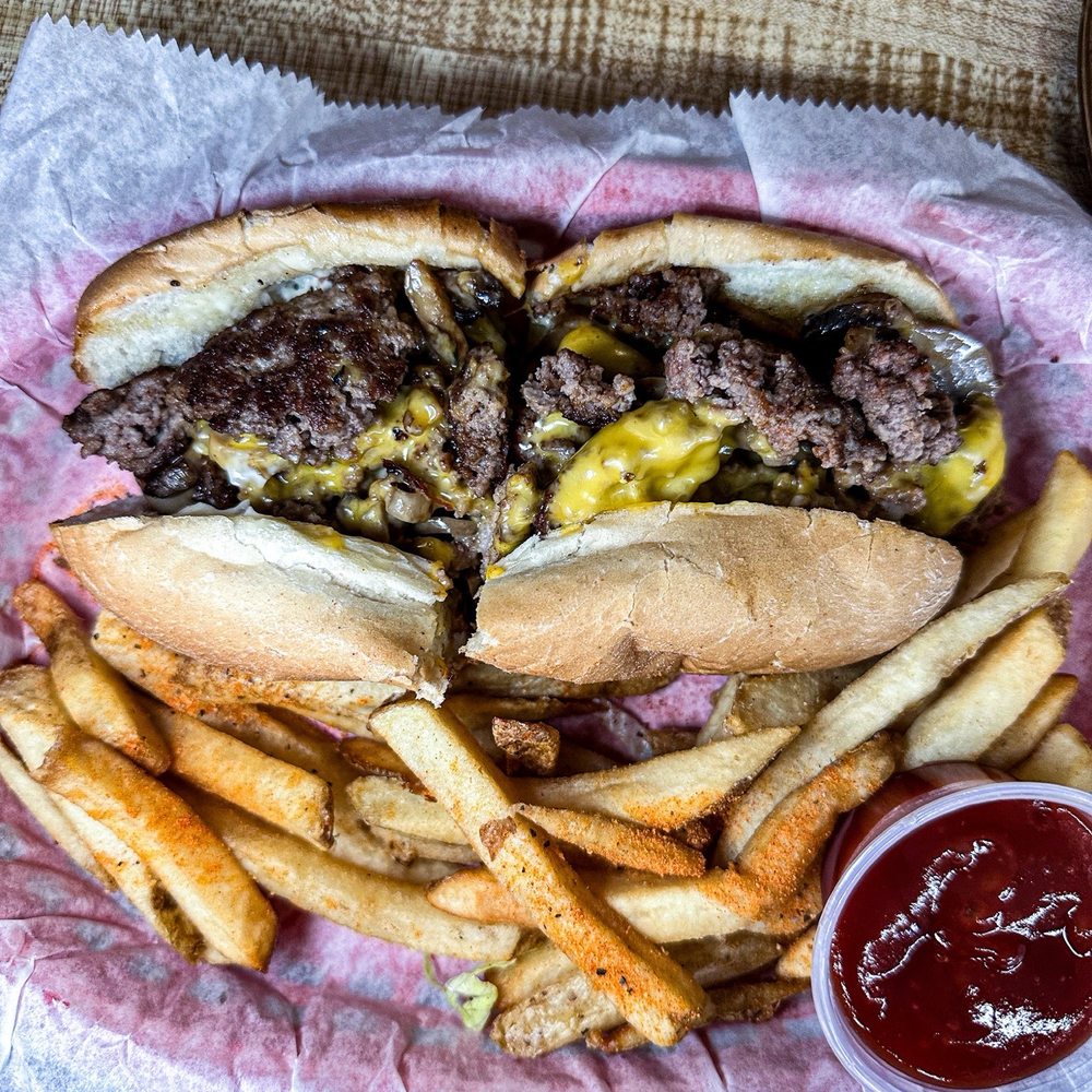 Putter's Patio & Grill - American Near Me - Winston Salem, North Carolina