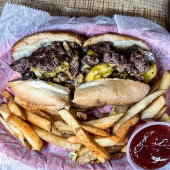 Putter's Patio & Grill - American Near Me - Winston Salem, North Carolina