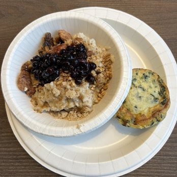Fairfield by Marriott Inn & Suites Alexandria - Oatmeal with a wide variety of toppings and a quiche. They also have waffle making and more. - Hotels Near Me - Alexandria, Louisiana