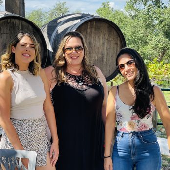 Pontita Vineyard and Winery - Wine Tasting Room Near Me - Spring Branch, Texas Pontita Vineyard and Winery - Wine Tasting Room Near Me - Spring Branch, Texas