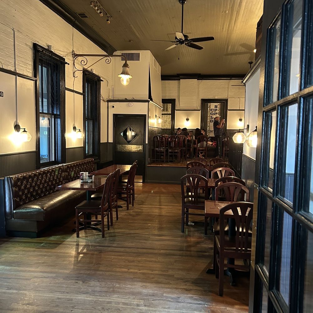 Cold Spring Depot Restaurant - the inside of the restaurant - American Near Me - Cold Spring, New York
