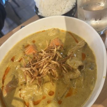 Manon - Yellow curry - Thai Near Me - Fullerton, California Manon - Yellow curry - Thai Near Me - Fullerton, California