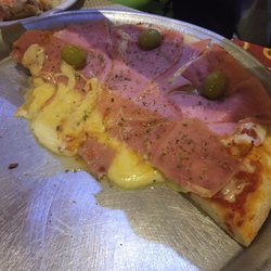 La Placita - Jamón y mozzarella !! A la piedra, exquisita...