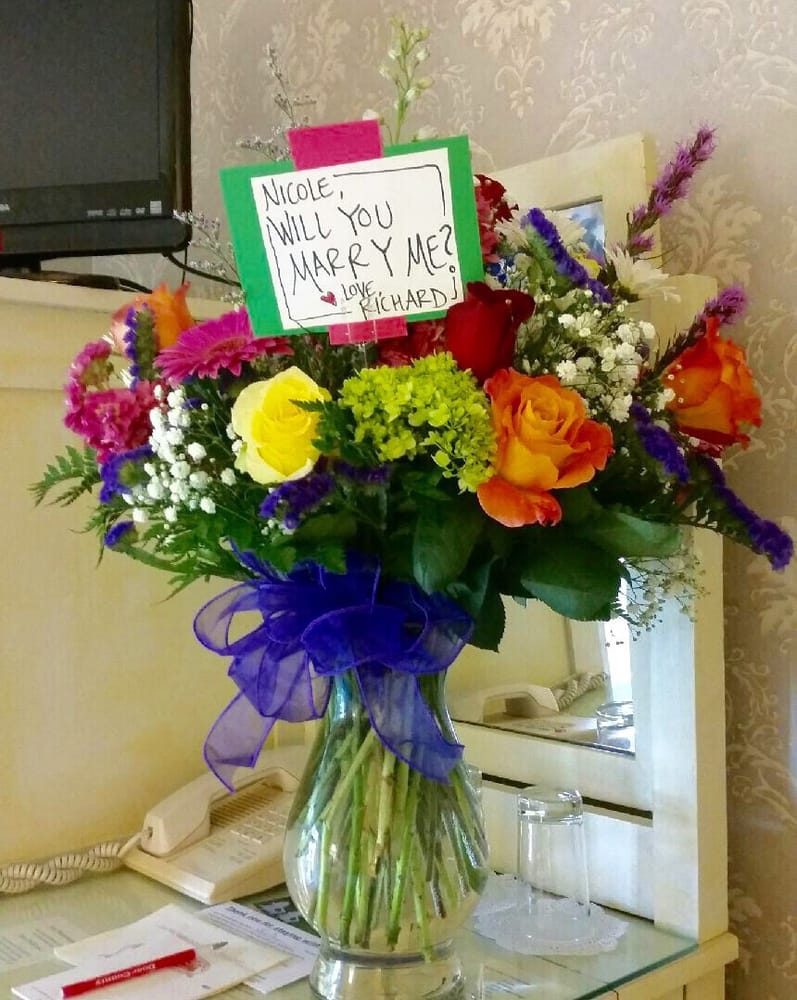 JERRY’S FLOWERS Updated August 2024 2468 S Bay Shore Dr, Sister Bay