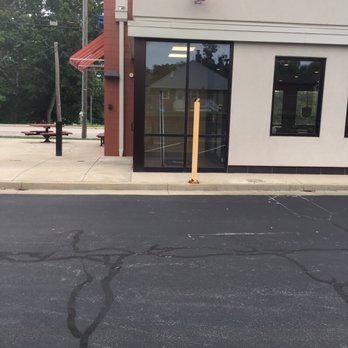 Dominos - the outside of a restaurant - Pizza Near Me - Greencastle, Indiana