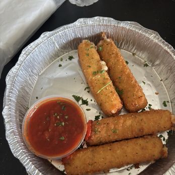Brio Trio - Fried Mozzarella with marinera sauce for dipping - Italian Near Me - Easley, South Carolina Brio Trio - Fried Mozzarella with marinera sauce for dipping - Italian Near Me - Easley, South Carolina