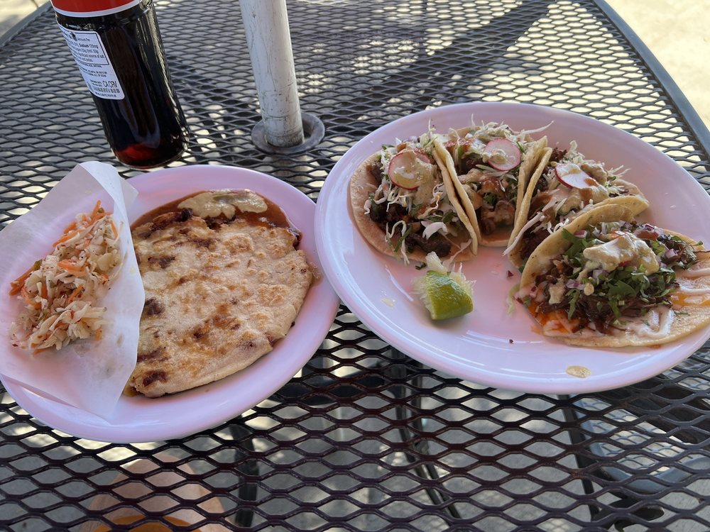 Rich Tacos Logo