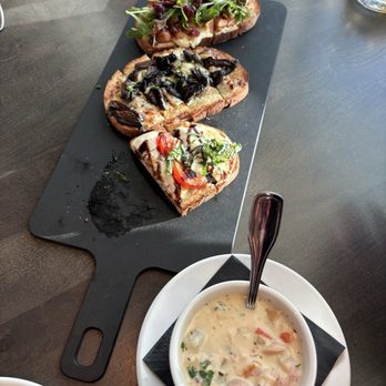 The Waterfront Taphouse - Top-down: brie/pear bruschetta, roasted portobello bruschetta, tomato/mozz bruschetta, daily soup - Beer Bar Near Me - Vancouver, Washington