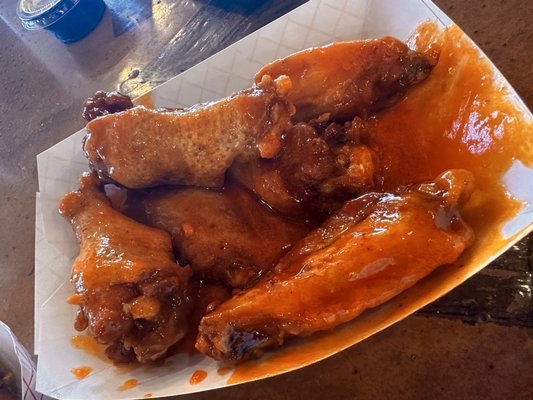 Kickin Wings by null